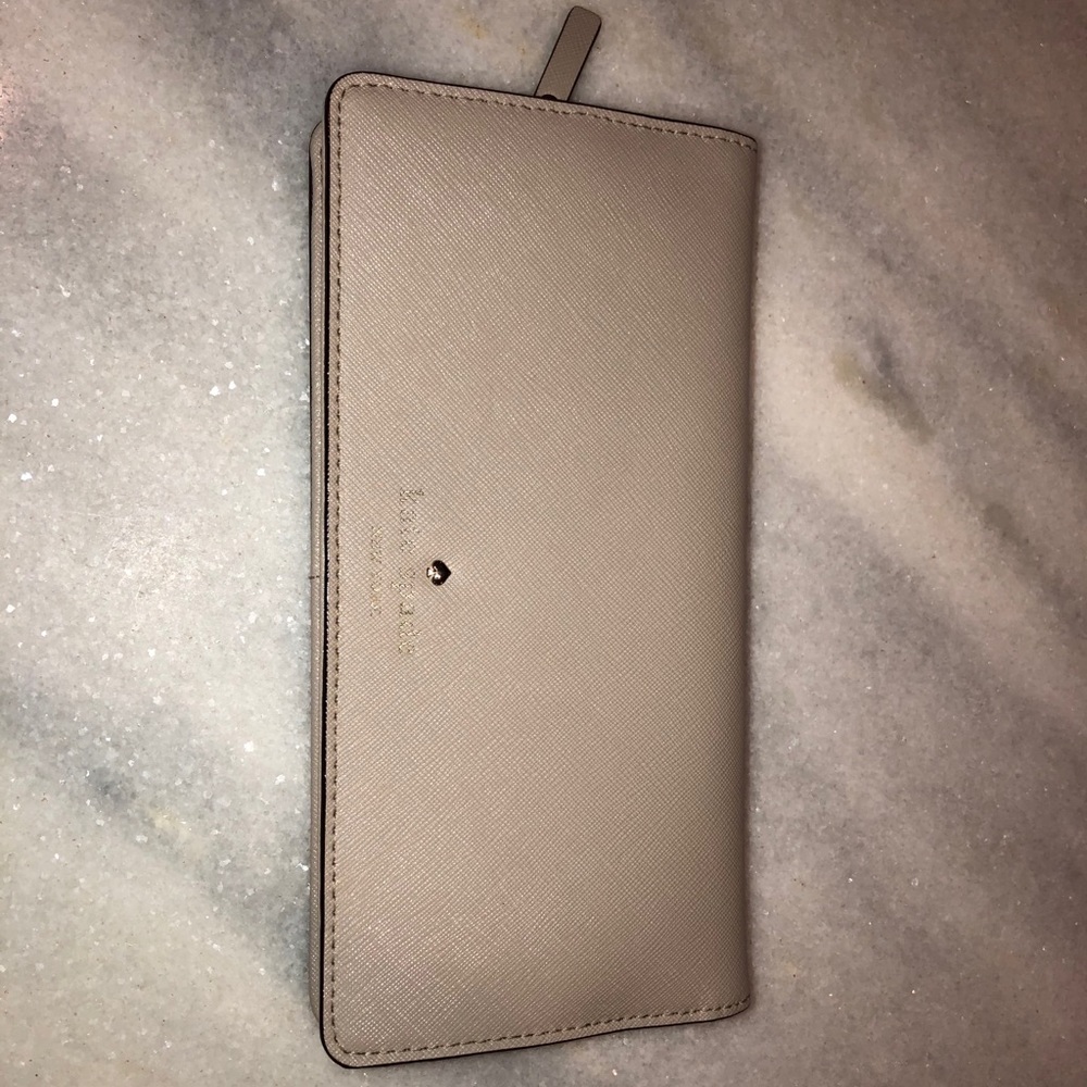 Kate Spade Wallet - Picture 2 of 8